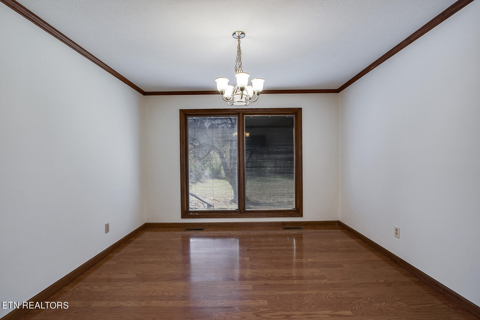 4923 Shipe Road Corryton, TN 37721 - Photo 20 of 55 12_ShipeRoad_4923_Dining01