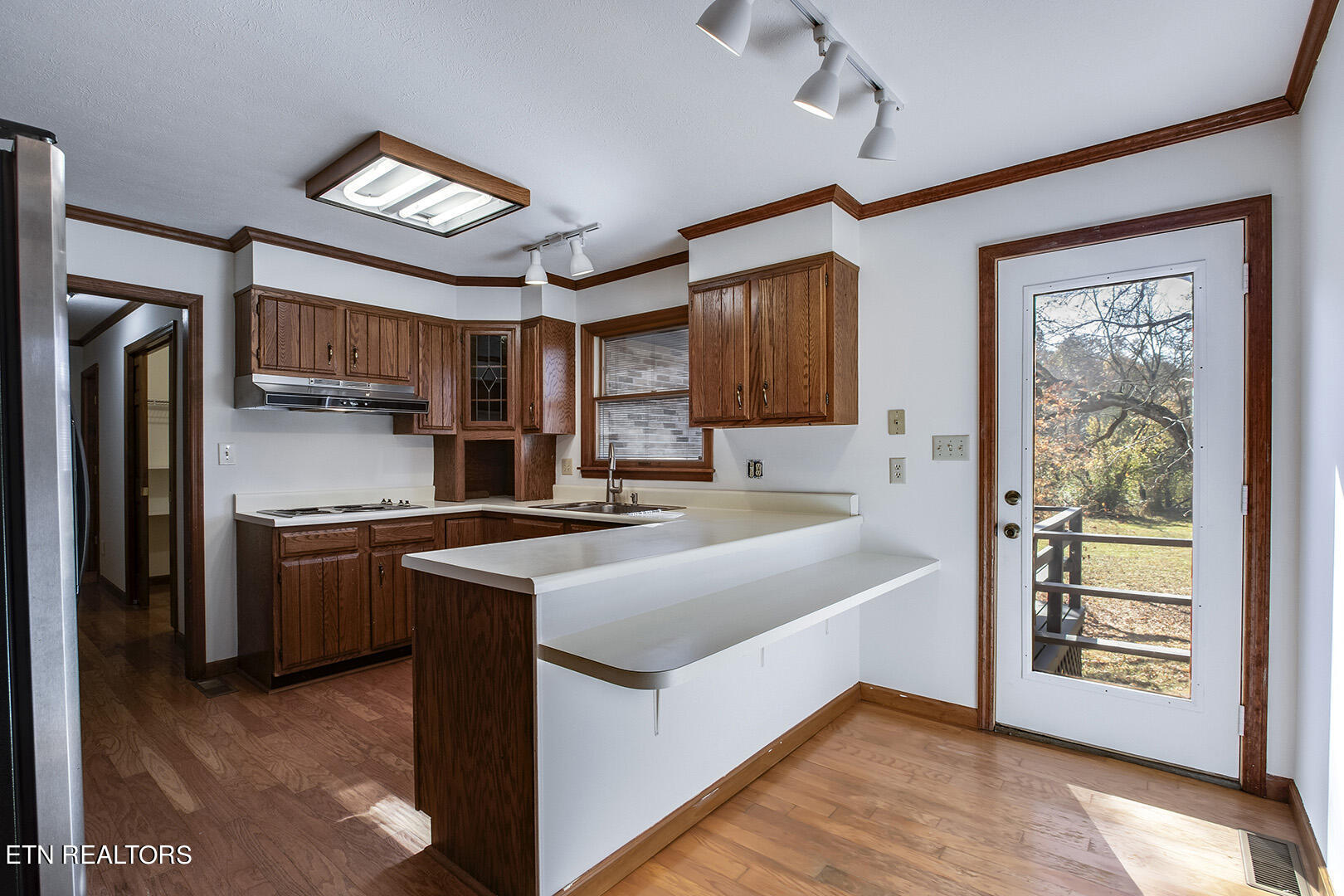 4923 Shipe Road Corryton, TN 37721 - Photo 27 of 55 19_ShipeRoad_4923_BreakfastBar01-DeckExi