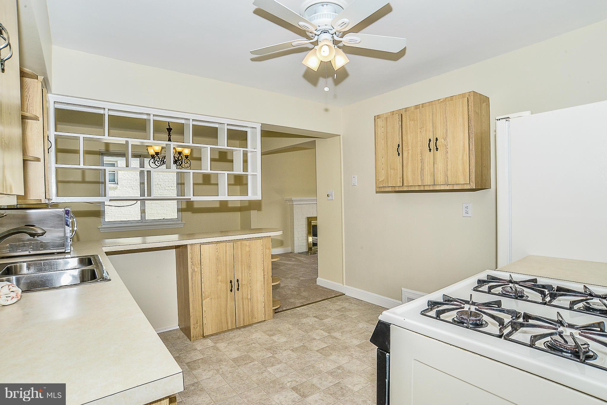 6006 Amherst Avenue Springfield, VA 22150 - Photo 12 of 30 Dining Room