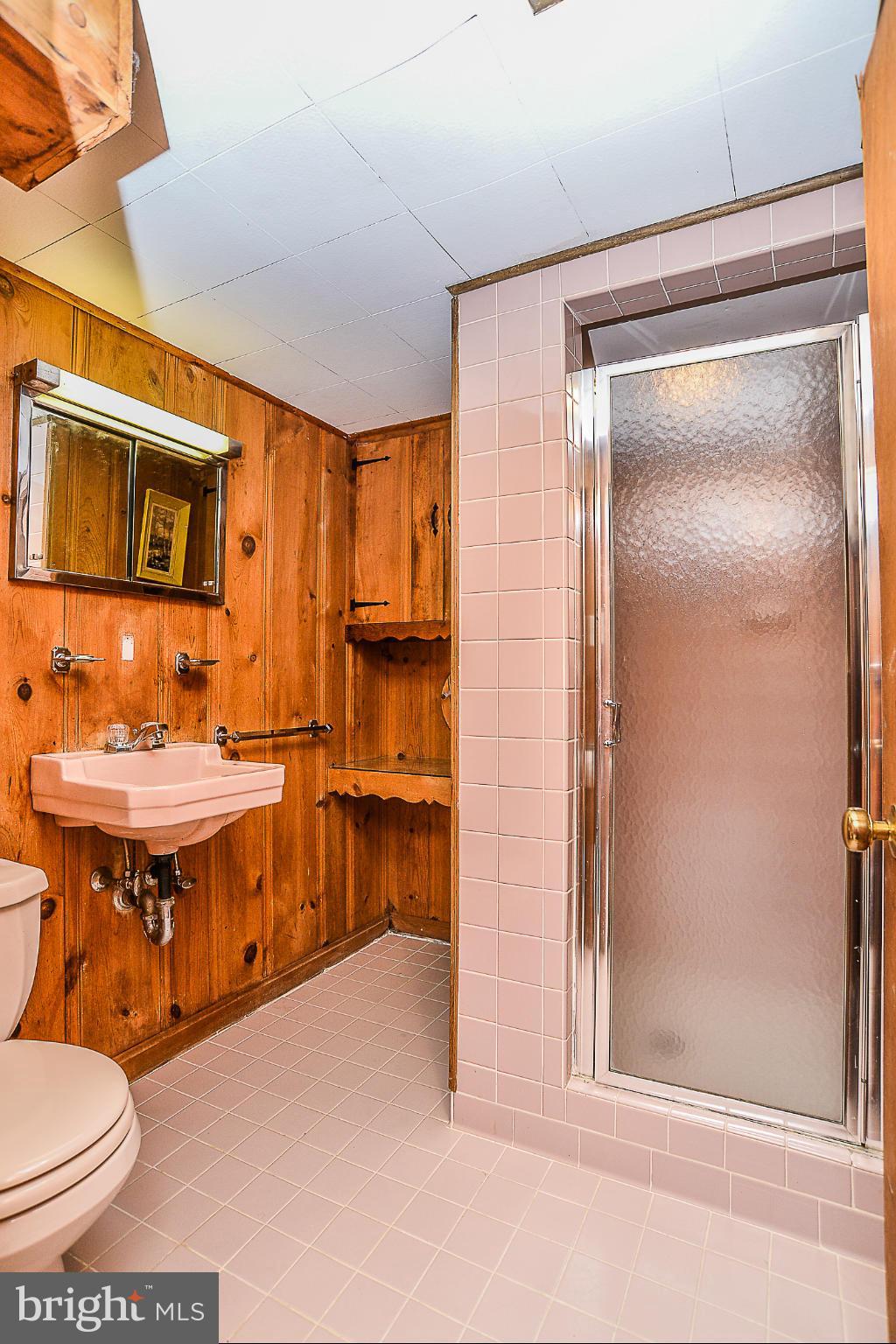 6006 Amherst Avenue Springfield, VA 22150 - Photo 25 of 30 Bath