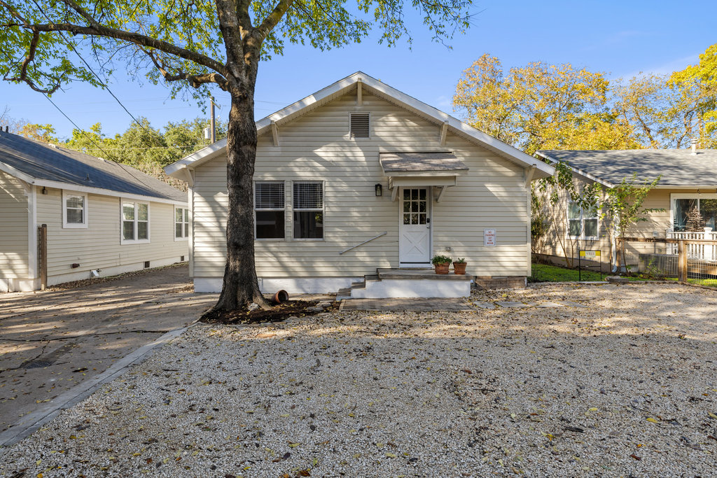 1223 1/2 South Austin Avenue Georgetown, TX 78626 - Photo 12 of 39