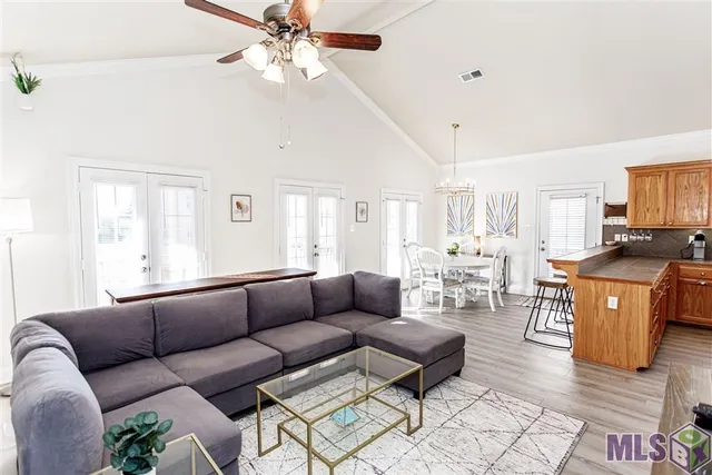 $2,000 | 38035 Post Office Road, Gonzales, LA 70737