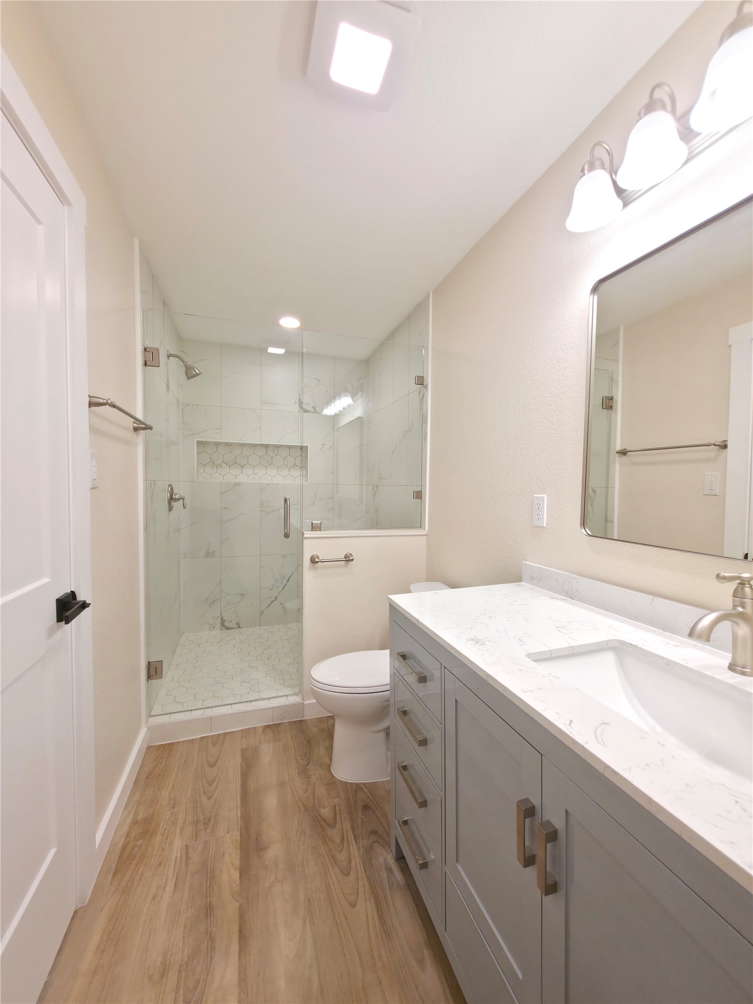 109 Cernosek Road La Grange, TX 78945 - Photo 14 of 32 a bathroom with a sink a toilet and shower