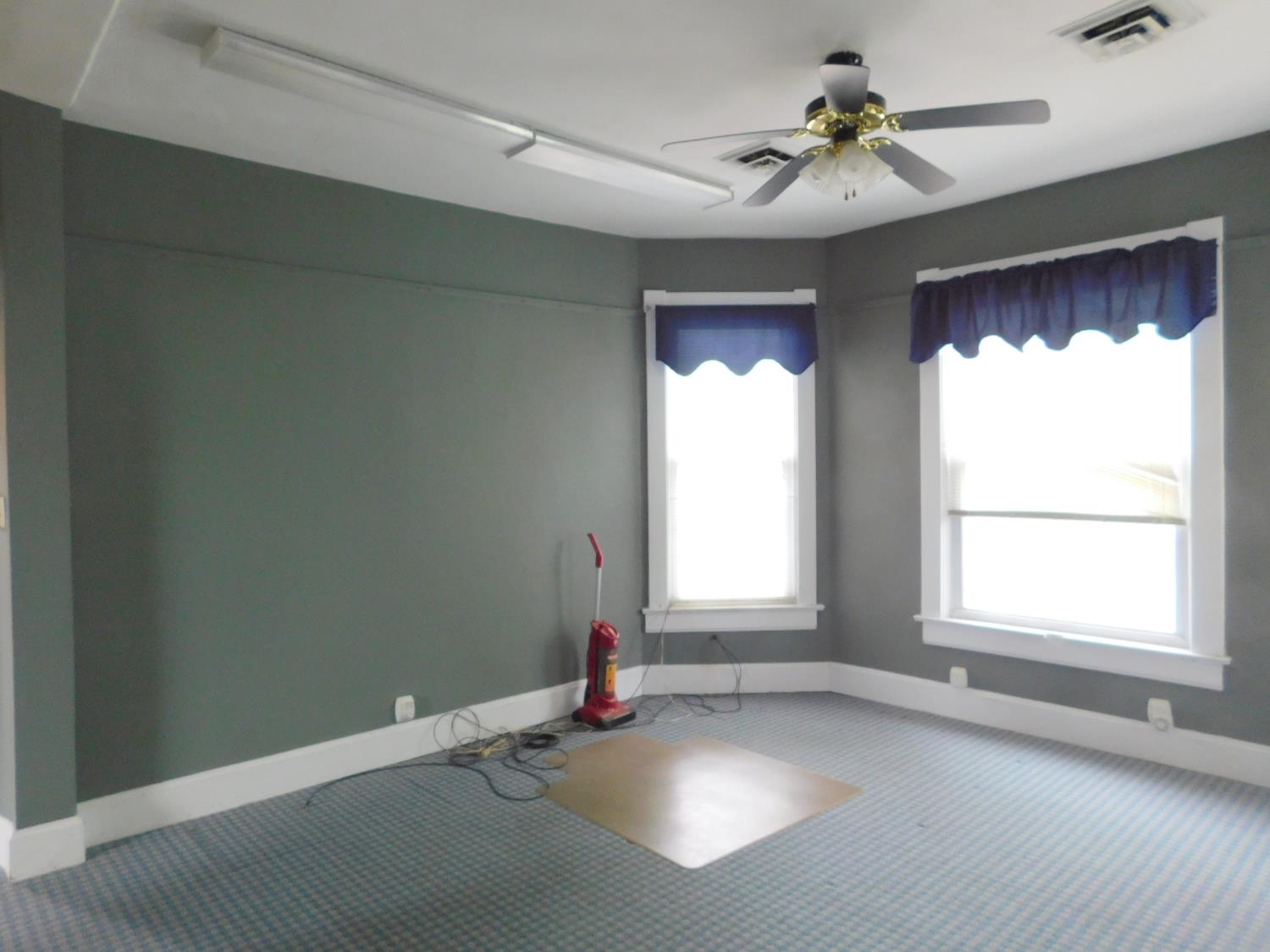 322 East 2nd Street Madison, IN 47250 - Photo 34 of 54 CENTER PARLOR IN UPSTAIRS OR HALL COULD BE BUJILT TO MAKE A VERY LARGE MASTER BR