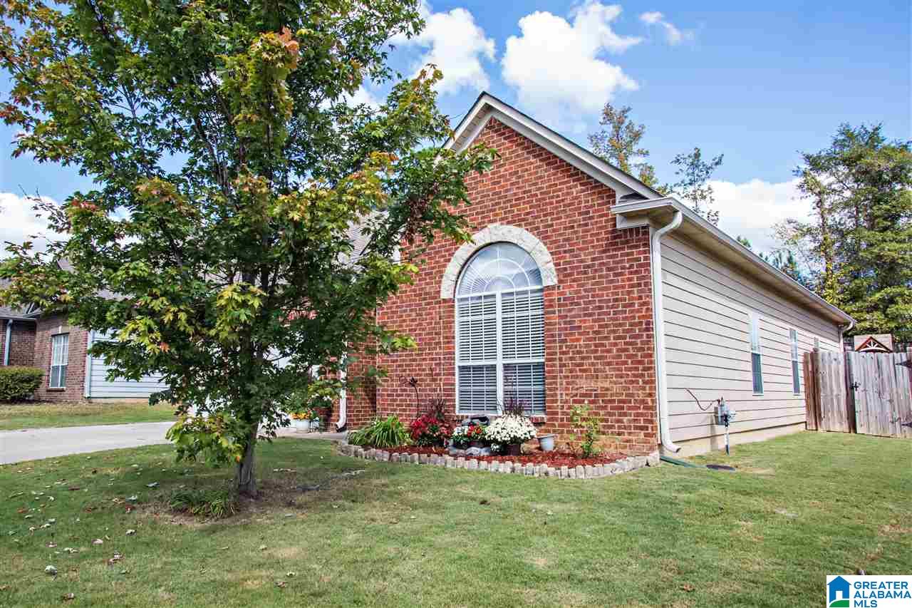 1040 Kerry Drive Calera, AL 35040 - Photo 3 of 40
