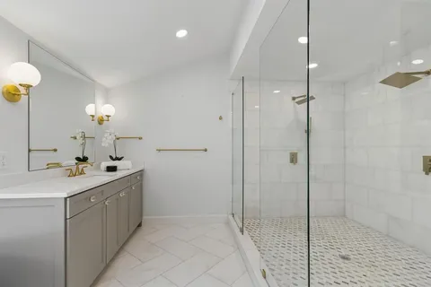 $1,400,000 | 7424 Stonecrest Drive, Dallas, TX 75254