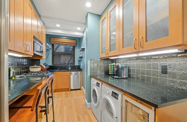 $1,250,000 | 440 West End Avenue, Unit 8E | Upper West Side