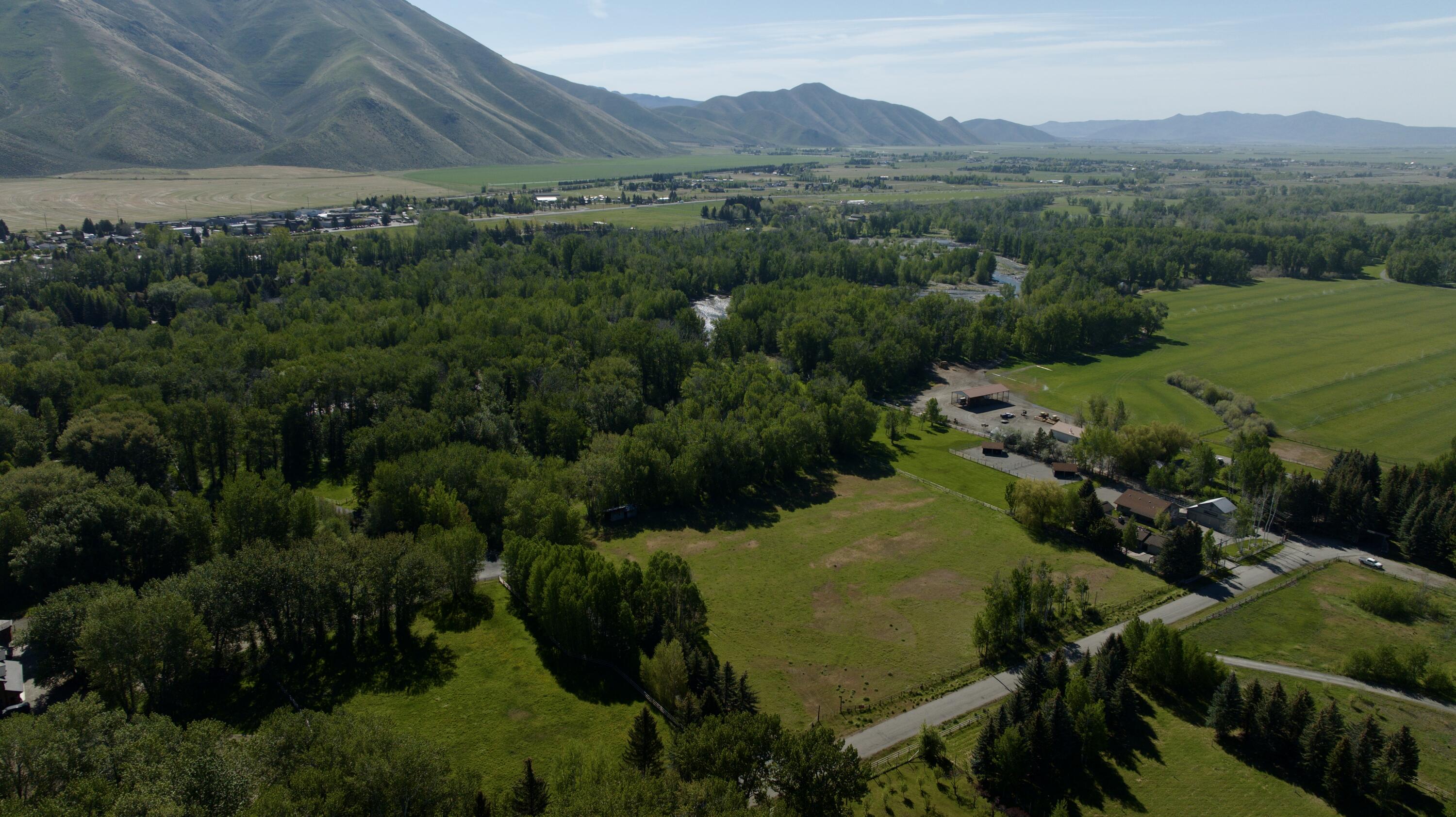 113-117 Lower Broadford Road Bellevue, ID 83313 - Photo 4 of 15 113 & 117 Lower Broadford