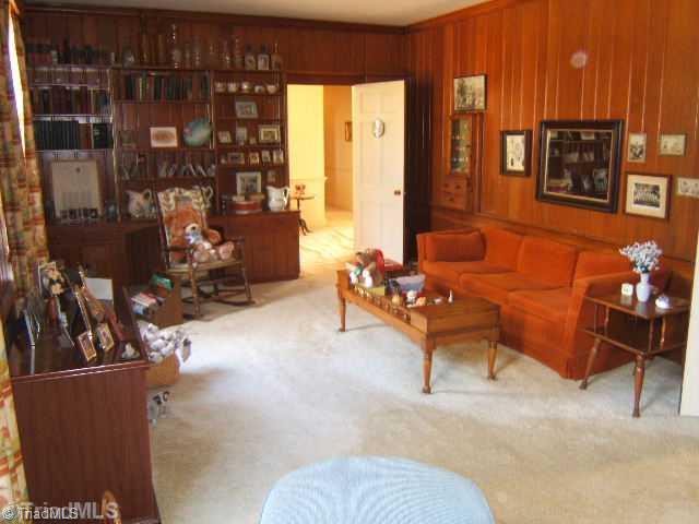 1702 Reynolda Road Winston-Salem, NC 27104 - Photo 8 of 16 Den/Family/Great Room.