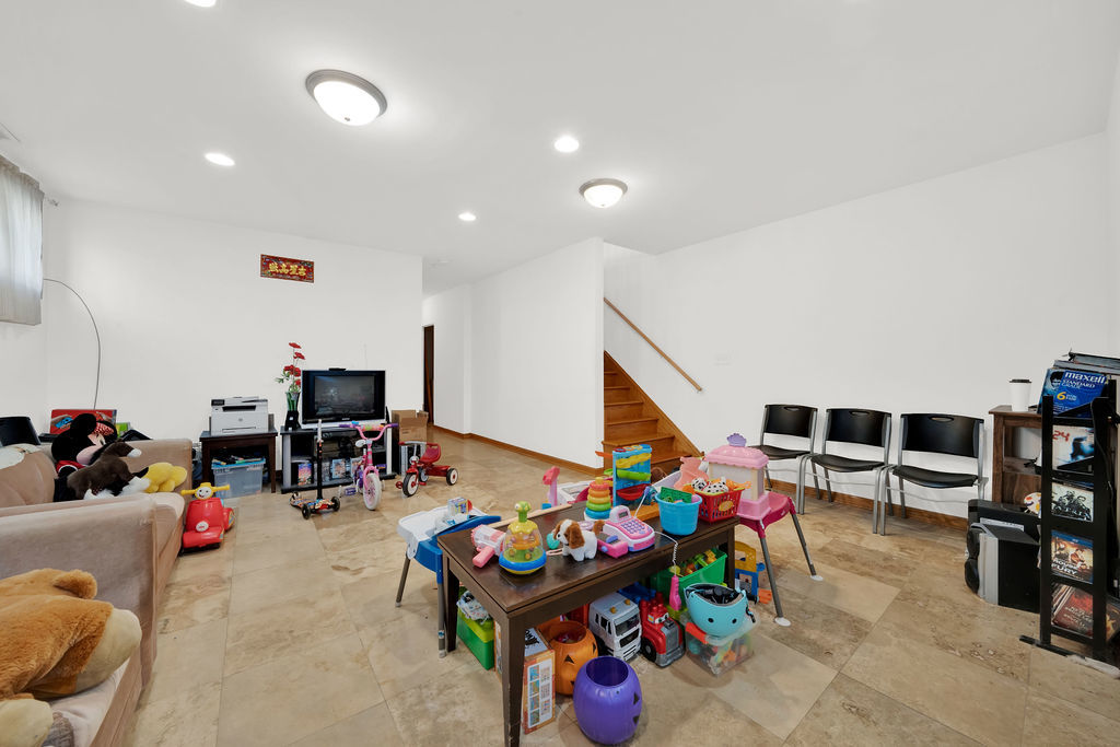 3917 West 60th Street Chicago, IL 60629 - Photo 21 of 34 a play room with toys