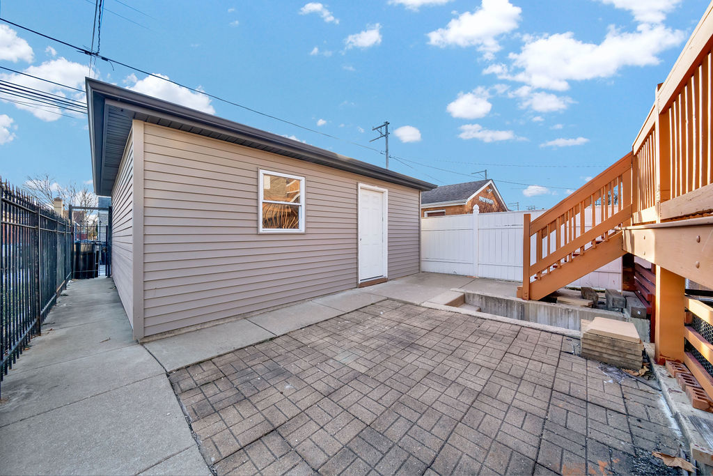 3917 West 60th Street Chicago, IL 60629 - Photo 31 of 34