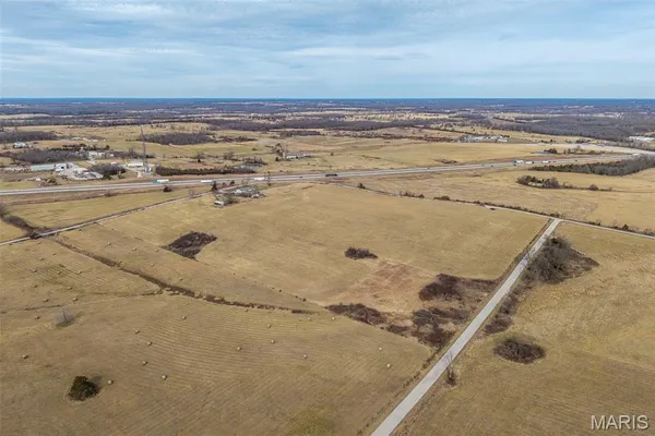 $254,900 | 19600 Oasis Drive, Phillipsburg, MO 65722