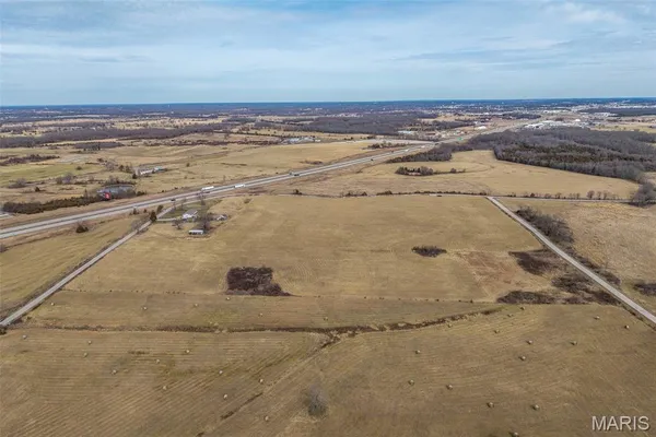 $254,900 | 19600 Oasis Drive, Phillipsburg, MO 65722