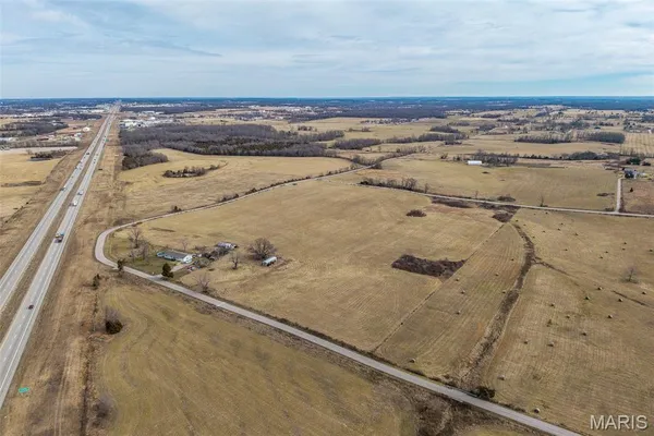 $254,900 | 19600 Oasis Drive, Phillipsburg, MO 65722