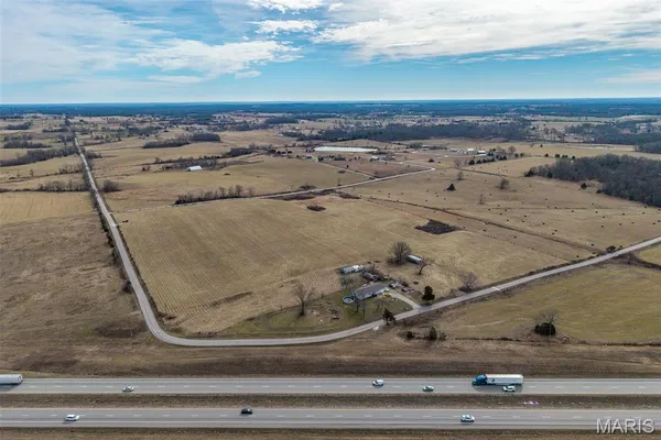 $254,900 | 19600 Oasis Drive, Phillipsburg, MO 65722