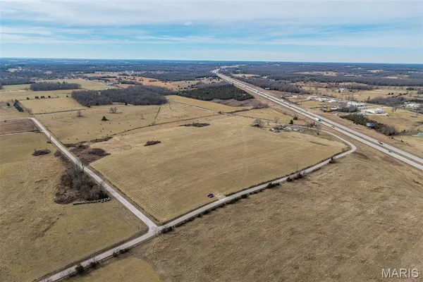 $254,900 | 19600 Oasis Drive, Phillipsburg, MO 65722