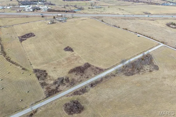$254,900 | 19600 Oasis Drive, Phillipsburg, MO 65722