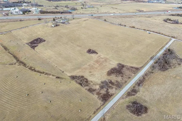 $254,900 | 19600 Oasis Drive, Phillipsburg, MO 65722