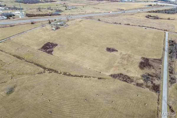 $254,900 | 19600 Oasis Drive, Phillipsburg, MO 65722