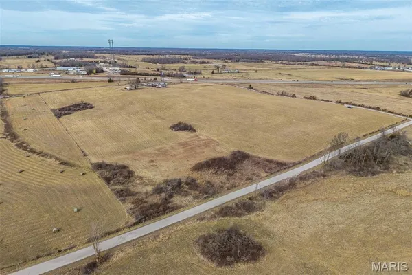 $254,900 | 19600 Oasis Drive, Phillipsburg, MO 65722