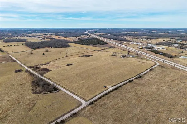 $254,900 | 19600 Oasis Drive, Phillipsburg, MO 65722