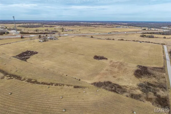 $254,900 | 19600 Oasis Drive, Phillipsburg, MO 65722