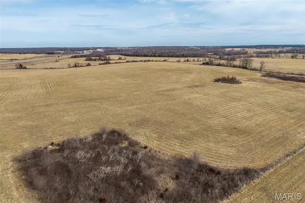 $254,900 | 19600 Oasis Drive, Phillipsburg, MO 65722