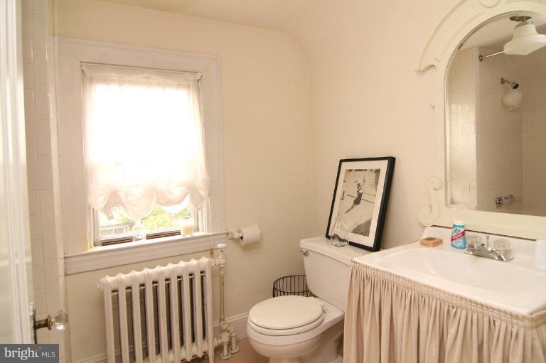 205 Hopkins Road Baltimore, MD 21212 - Photo 13 of 18 Bedroom (Master)