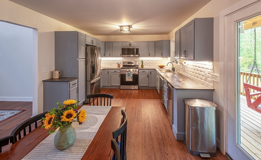 36 Campbell Road Plainfield, MA 01070 - Photo 9 of 42