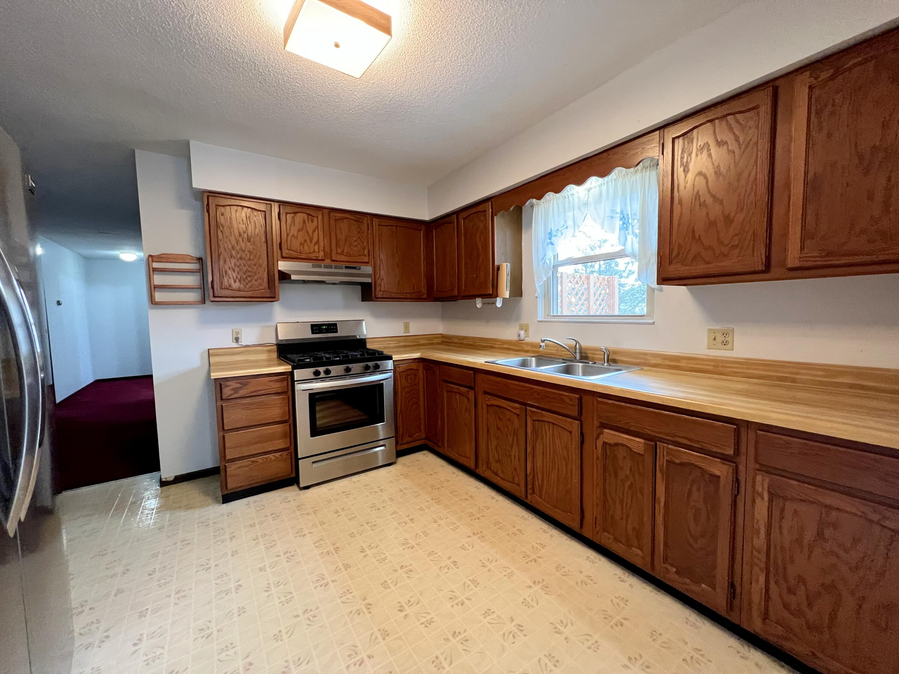 7432 Lee Road Jackson, MI 49201 - Photo 6 of 23 Loads of Cabinets