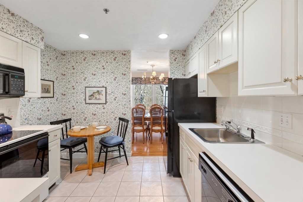 661 Lowell Street, Unit 16 Lexington, MA 02420 - Photo 14 of 35