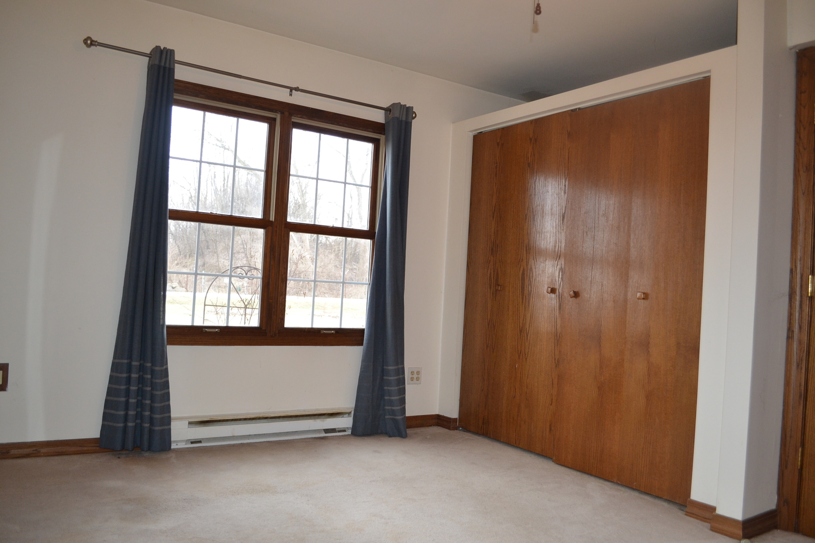 31446 South Kavanaugh Road Wilmington, IL 60481 - Photo 16 of 19 an empty room with a window