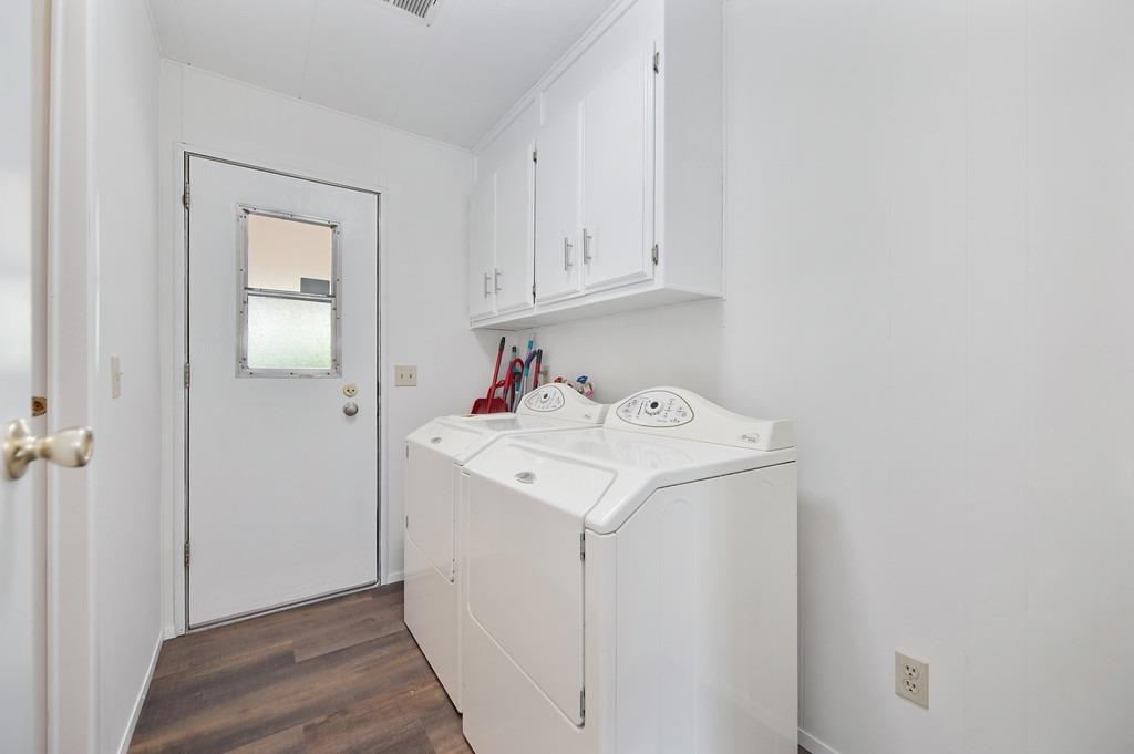 163 Rimma Way Roseville, CA 95661 - Photo 9 of 35 a utility room with dryer and washer