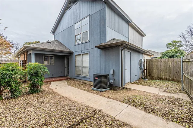 $1,750 | 2324 Summer Pl Drive, Arlington, TX 76014