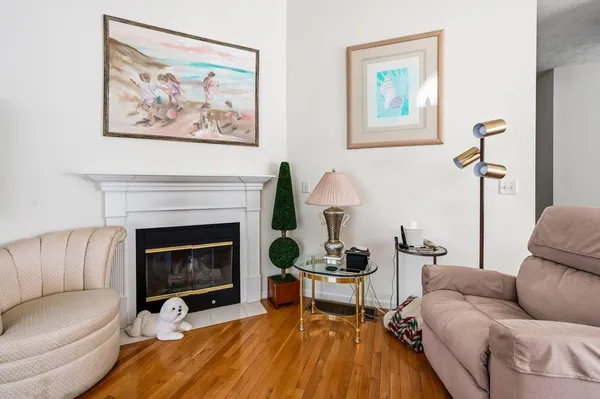 $450,000 | 34 Mammoth Road, Unit 16, Hooksett, NH 03106