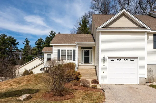 $450,000 | 34 Mammoth Road, Unit 16, Hooksett, NH 03106