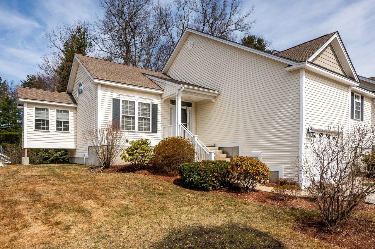 34 Mammoth Road, Unit 16 Hooksett, NH 03106 - Photo 3 of 38