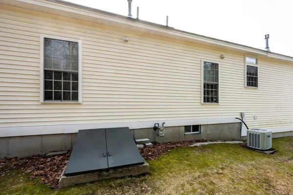 $450,000 | 34 Mammoth Road, Unit 16, Hooksett, NH 03106