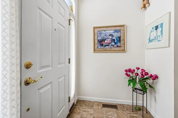 $450,000 | 34 Mammoth Road, Unit 16, Hooksett, NH 03106