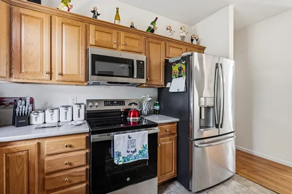 $450,000 | 34 Mammoth Road, Unit 16, Hooksett, NH 03106