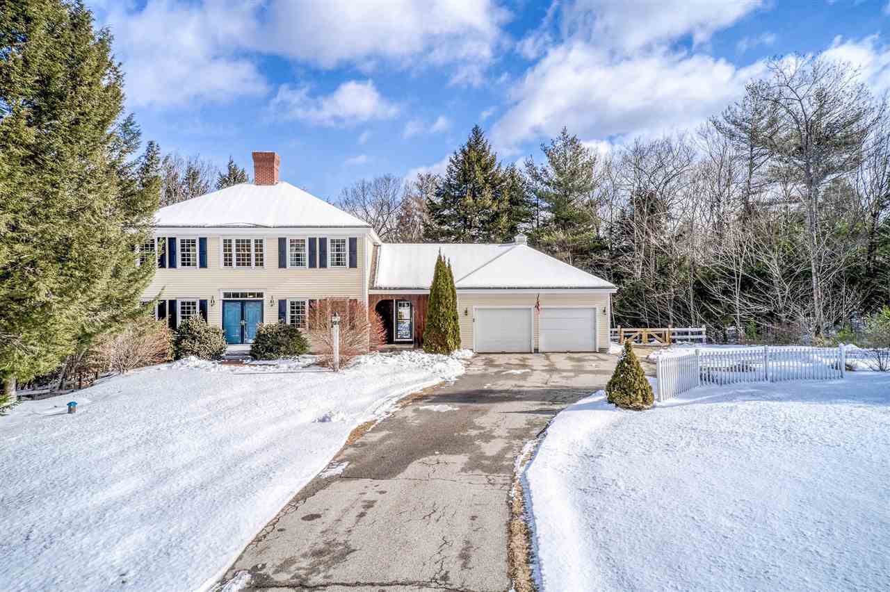 140 Carriage Road New Boston, NH 03070 - Photo 2 of 30