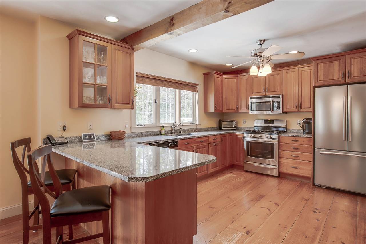 140 Carriage Road New Boston, NH 03070 - Photo 13 of 30