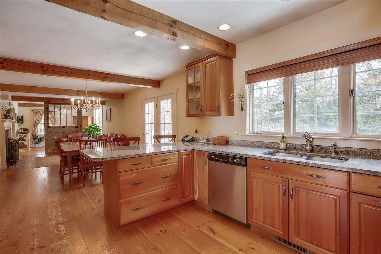 140 Carriage Road New Boston, NH 03070 - Photo 15 of 30