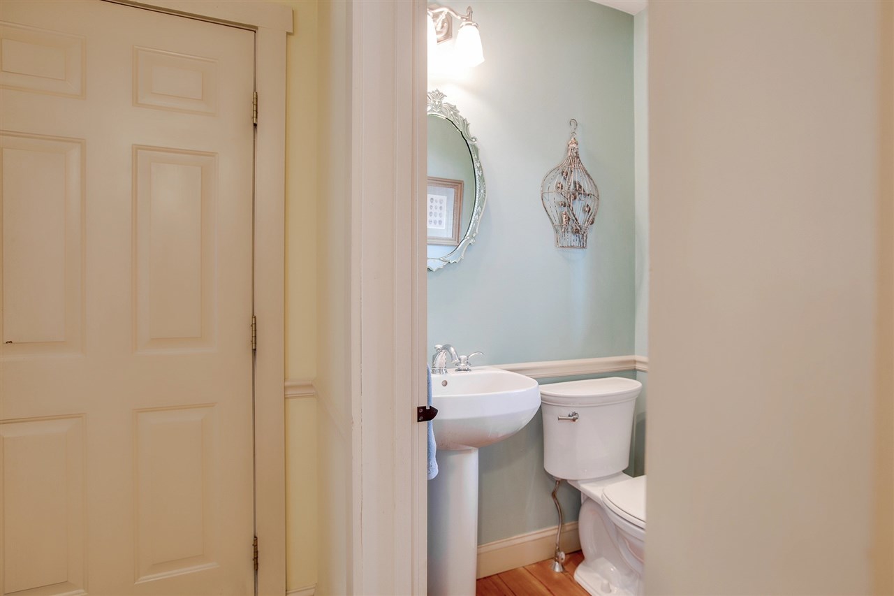 140 Carriage Road New Boston, NH 03070 - Photo 19 of 30