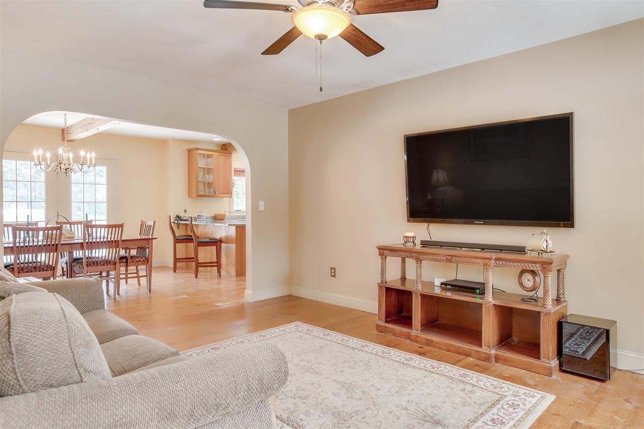 140 Carriage Road New Boston, NH 03070 - Photo 8 of 30