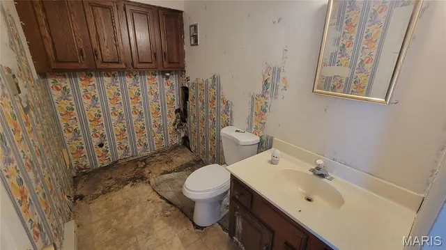 $65,000 | 7740 Hazelcrest Drive, Hazelwood, MO 63042