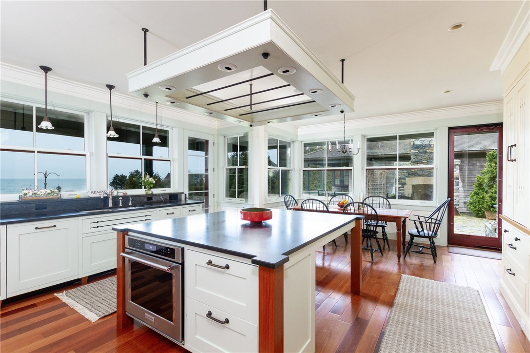30 Seagate Drive Narragansett, RI 02882 - Photo 11 of 40 Kitchen