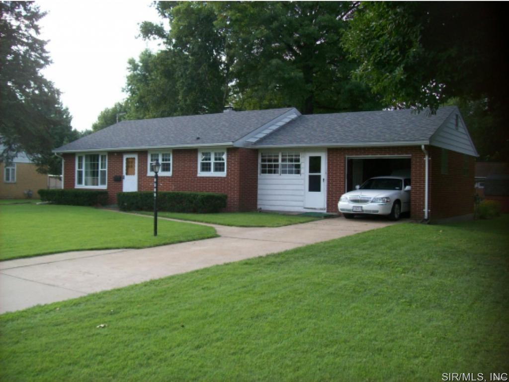 2024 Pontoon Road Granite City, IL 62040 - Photo 1 of 19 Gallery Image 1