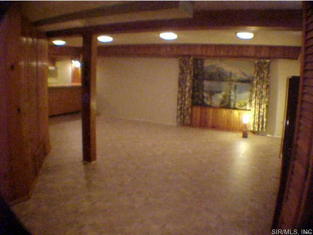 2024 Pontoon Road Granite City, IL 62040 - Photo 12 of 19 Gallery Image 12