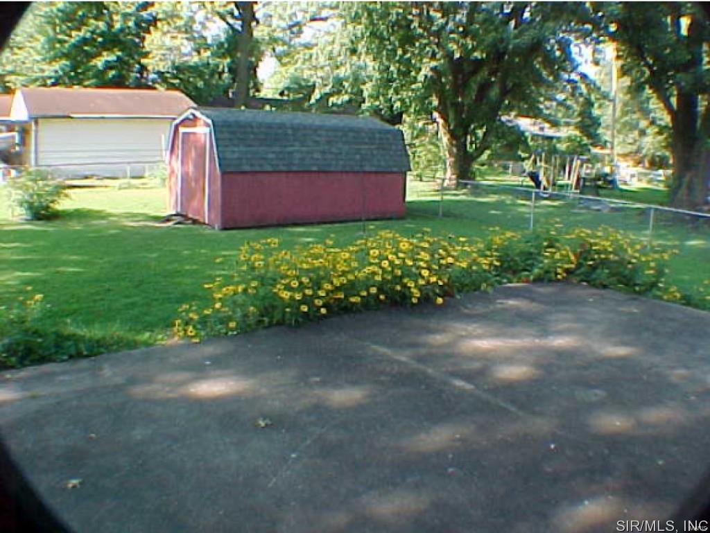 2024 Pontoon Road Granite City, IL 62040 - Photo 17 of 19 Gallery Image 17